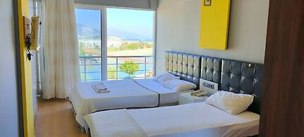 Anemonia Hotel