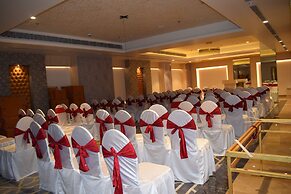 Hotel Deep Clarks Inn Lucknow