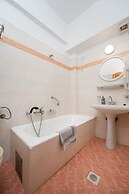 Adonis Hotel