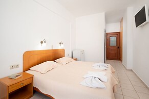 Adonis Hotel