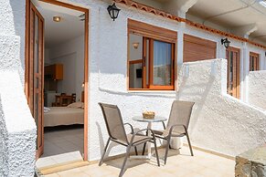 Adonis Hotel