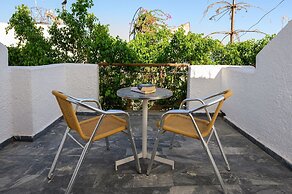 Adonis Hotel