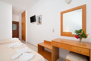 Adonis Hotel