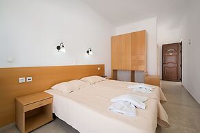 Adonis Hotel