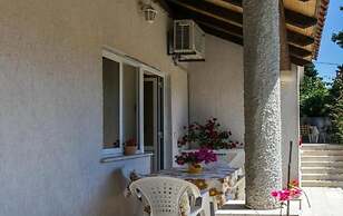 Apartments Elelu