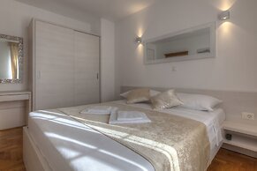 B&B L.D