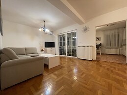 B&B L.D