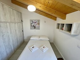 B&B L.D