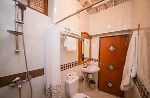 Riad la porte bleue du palais laraichi