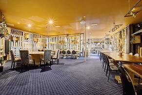 Archibald Hotel
