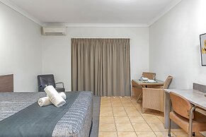 Midlander Motor Inn