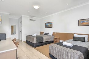 Midlander Motor Inn