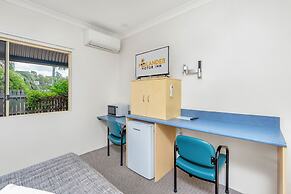 Midlander Motor Inn