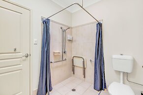 Midlander Motor Inn