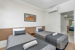 Midlander Motor Inn