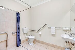 Midlander Motor Inn