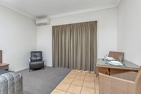 Midlander Motor Inn