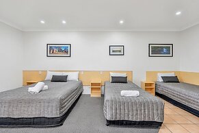 Midlander Motor Inn