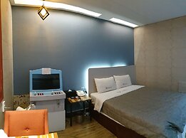 Romance Motel