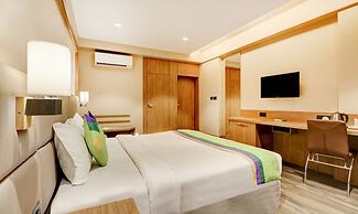 Treebo Radhe Palace, Lake Town