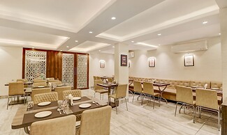 Treebo Radhe Palace, Lake Town