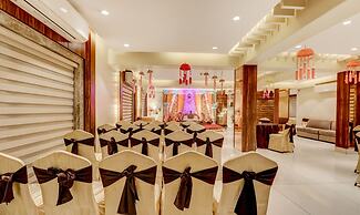 Treebo Radhe Palace, Lake Town