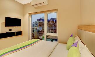 Treebo Radhe Palace, Lake Town