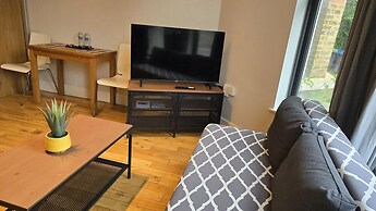 Westciti Chatsworth Road Apartments