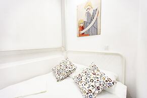 RedHouse Studio Apartment