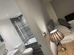 Beach House Courtyard 1 bed