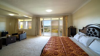 Golf Lane Hotel