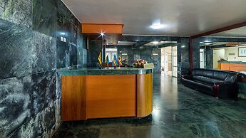 Golf Lane Hotel