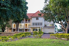 Golf Lane Hotel