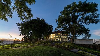 Golf Lane Hotel