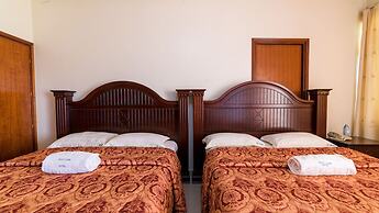 Golf Lane Hotel