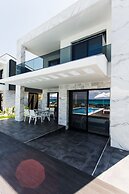 Crystal villas & suites