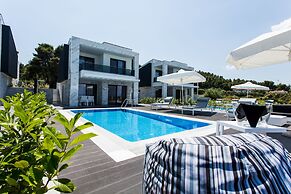 Crystal villas & suites