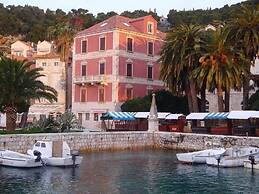 Hvar Attic Apartment