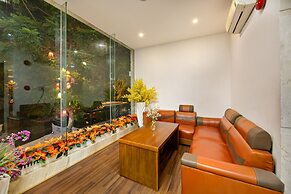 La Beach Hotel