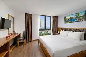 La Beach Hotel