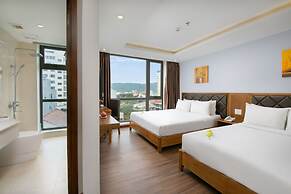 La Beach Hotel