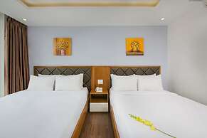 La Beach Hotel