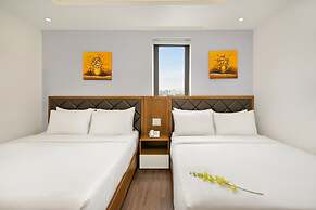 La Beach Hotel