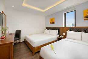La Beach Hotel