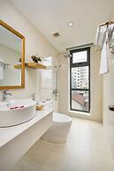 La Beach Hotel