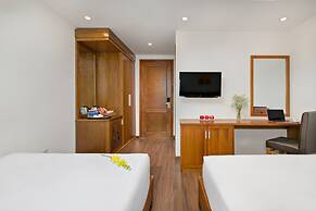 La Beach Hotel