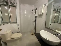 Hotel Aashish