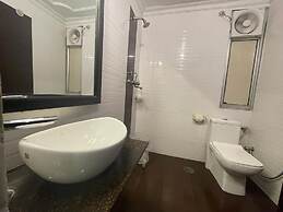 Hotel Aashish