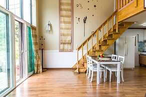 Sunny Junny Pension