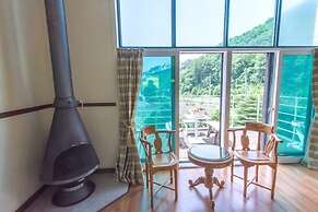Sunny Junny Pension